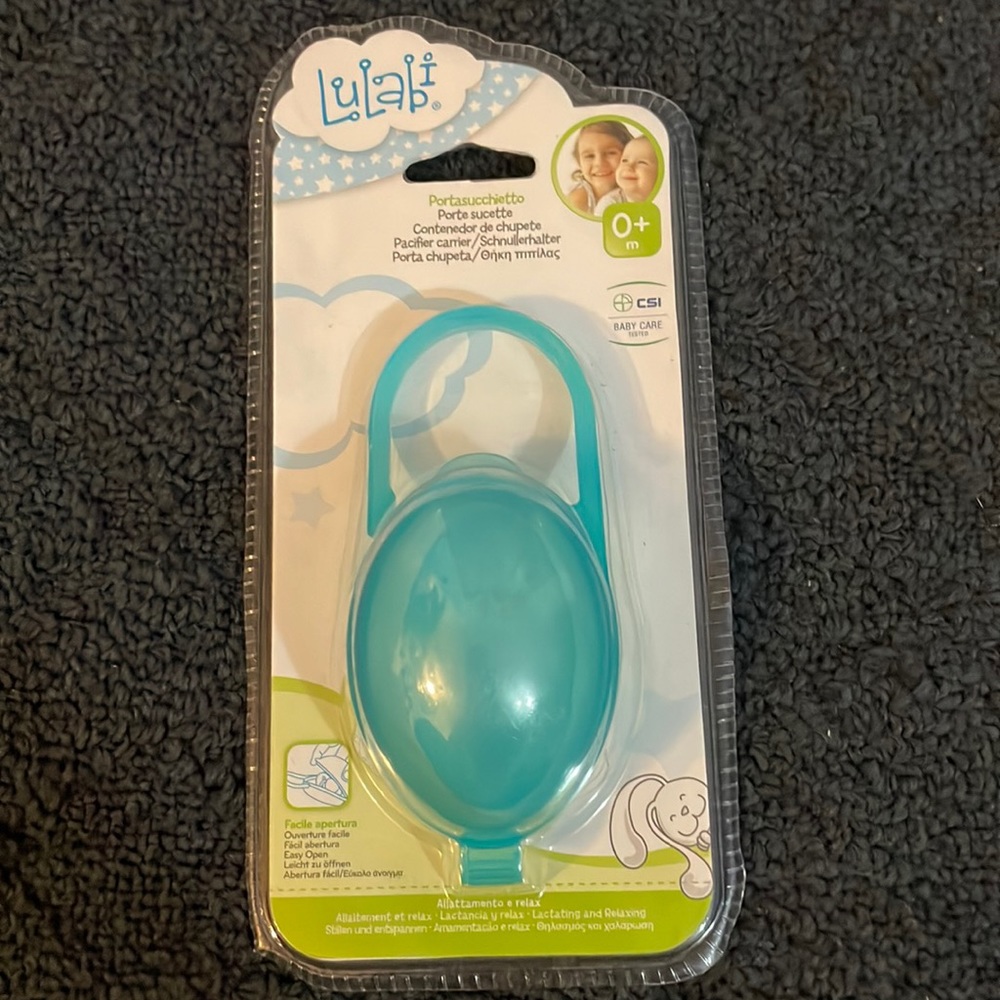 Pacifier carrier